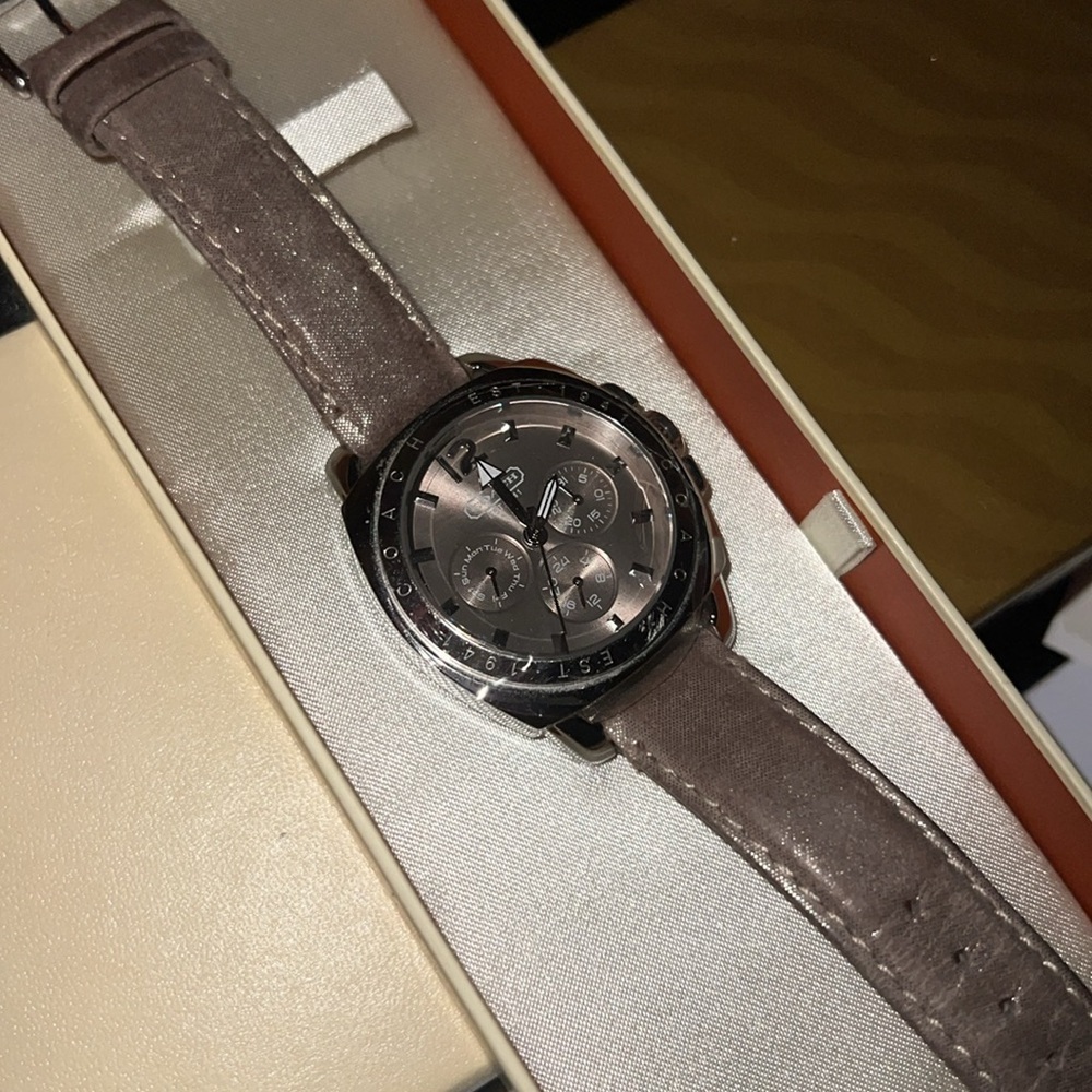 Coach Watch - Picture 8 of 9
